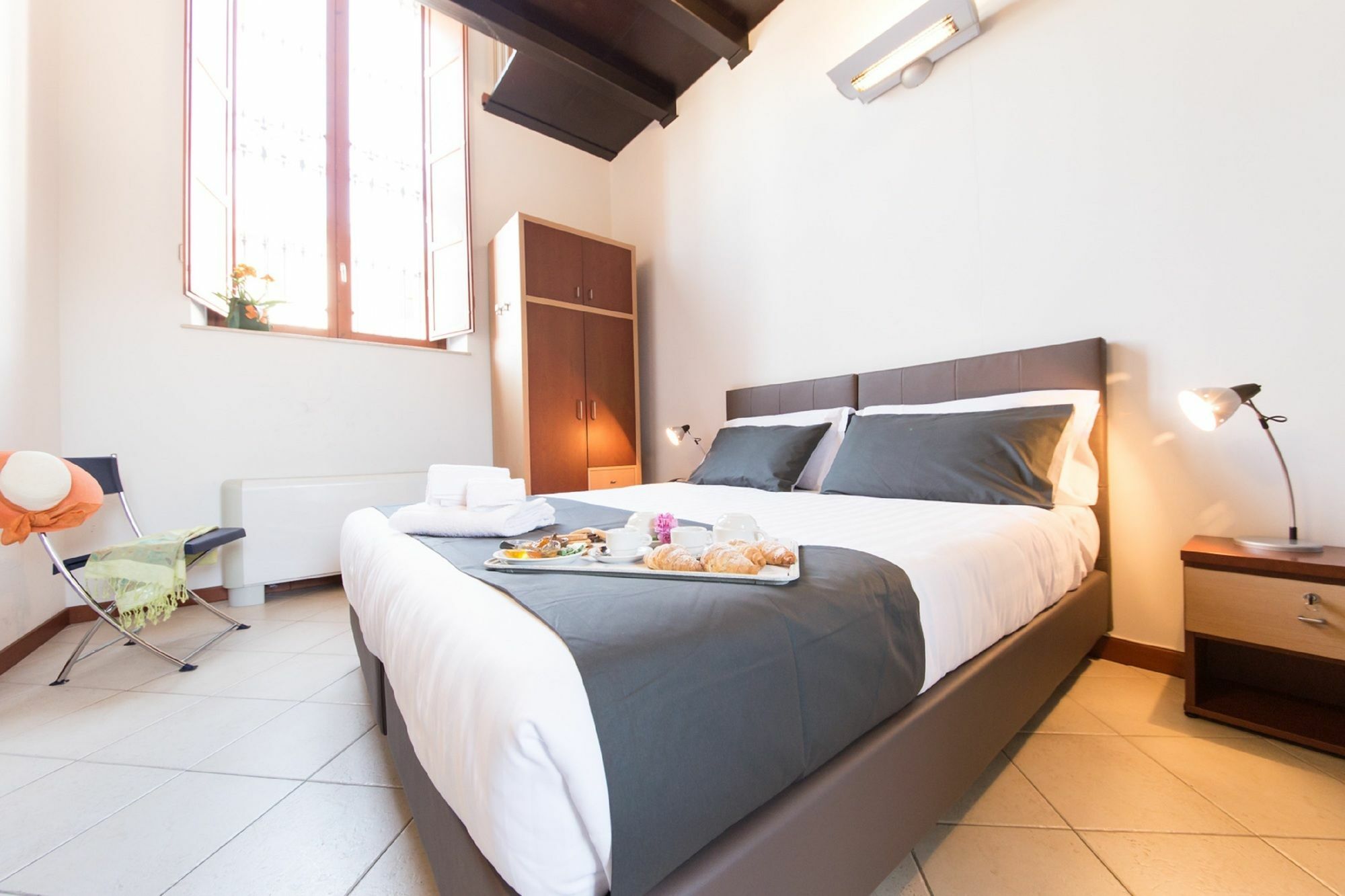 Camplus Guest Catania Bagian luar foto